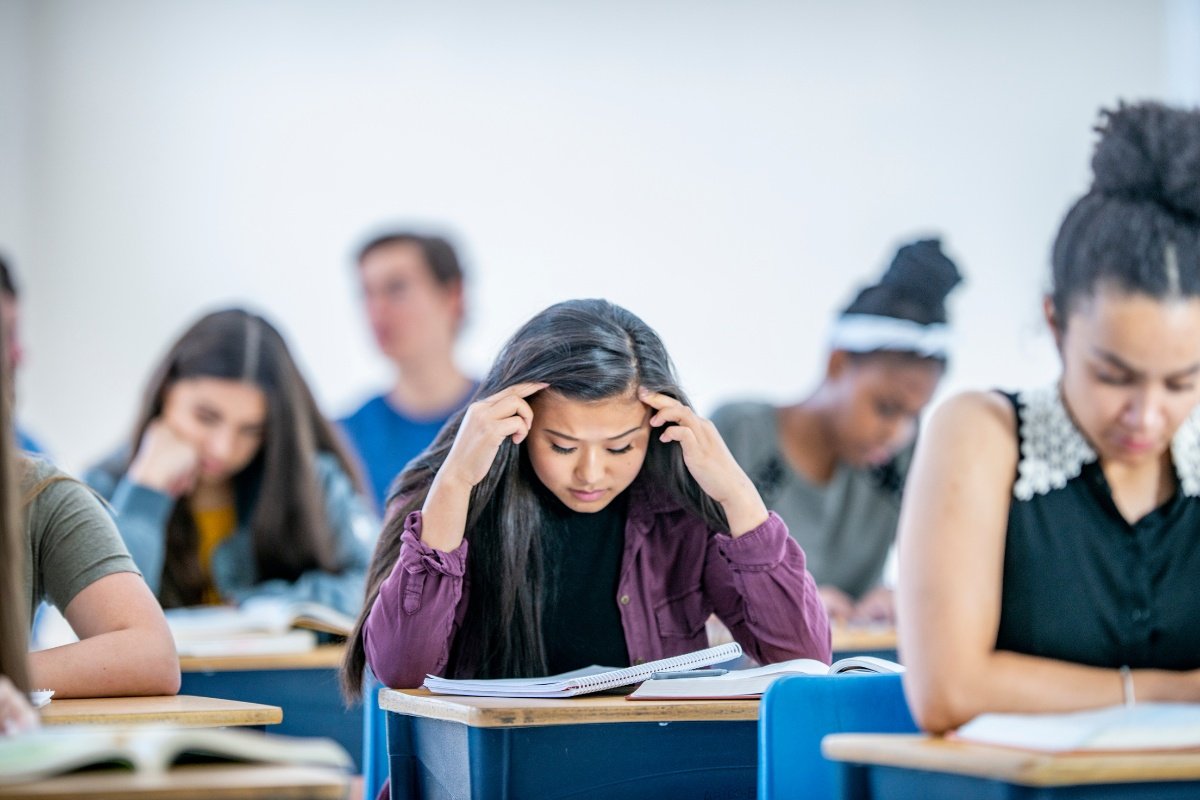 online student mental health support for anxiety, relationship stress and identity confusion