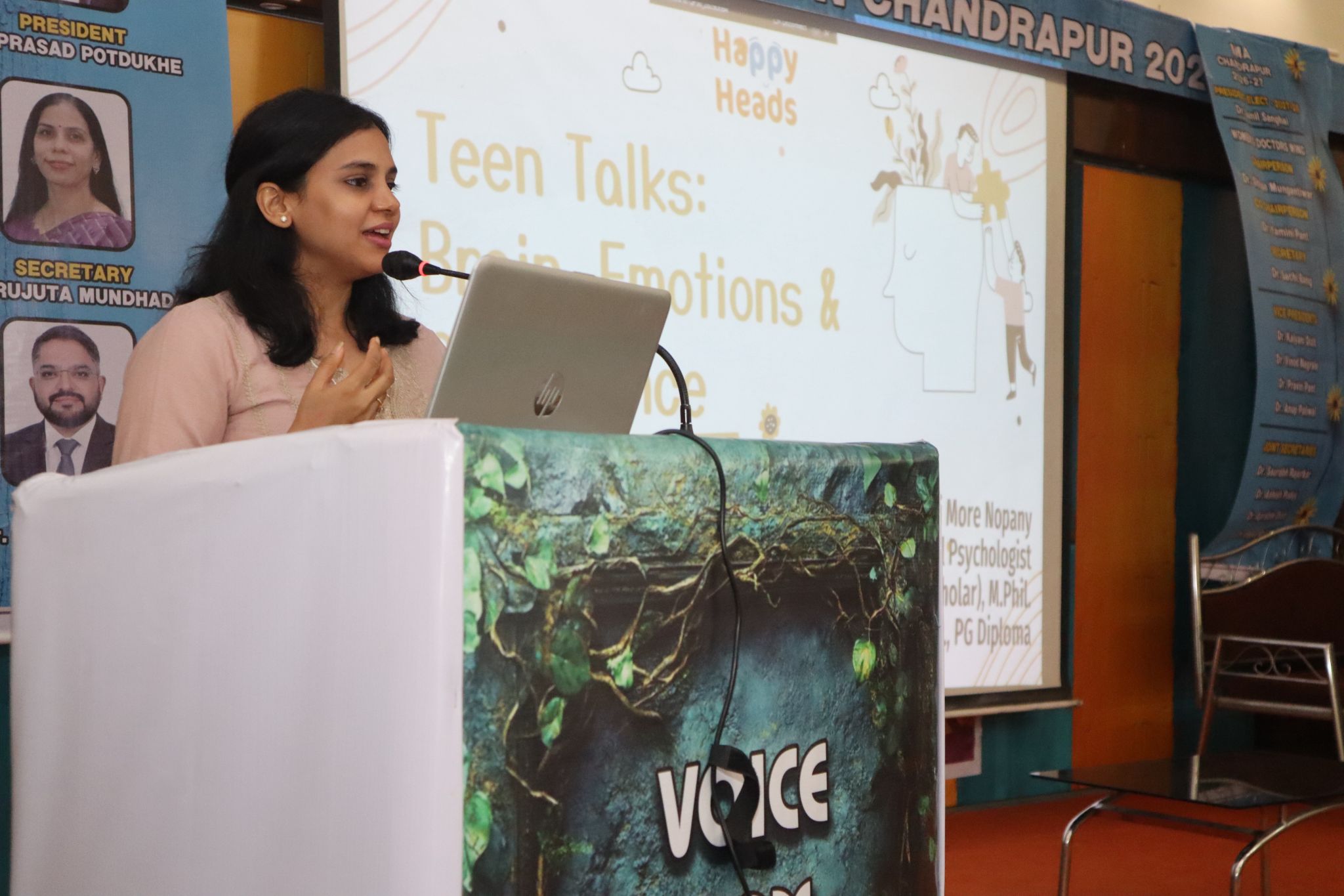 Mansi More Nopany leading a teen mental health and emotional wellbeing session